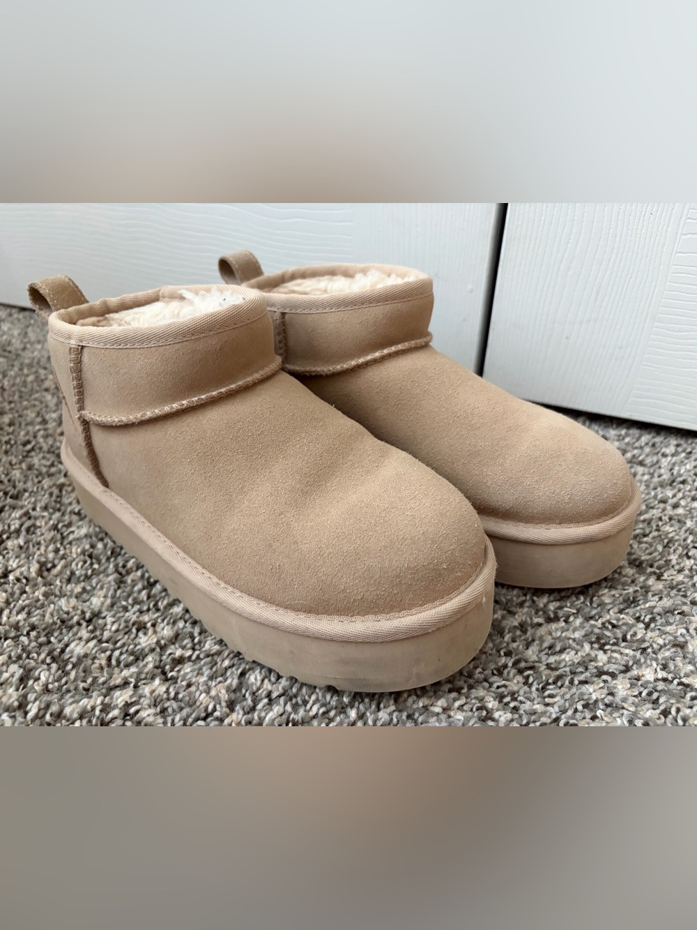 UGG Classic Ultra Mini Platform Boots
